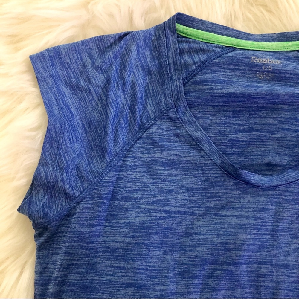 Last Chance - Reebok workout top